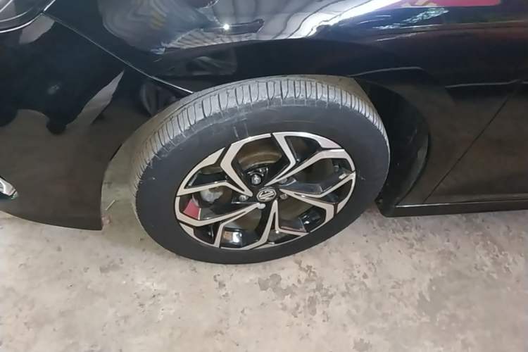 Used MG 5 2021 180 DVVT CVT Youth Luxury Edition Left Front Wheel Hub