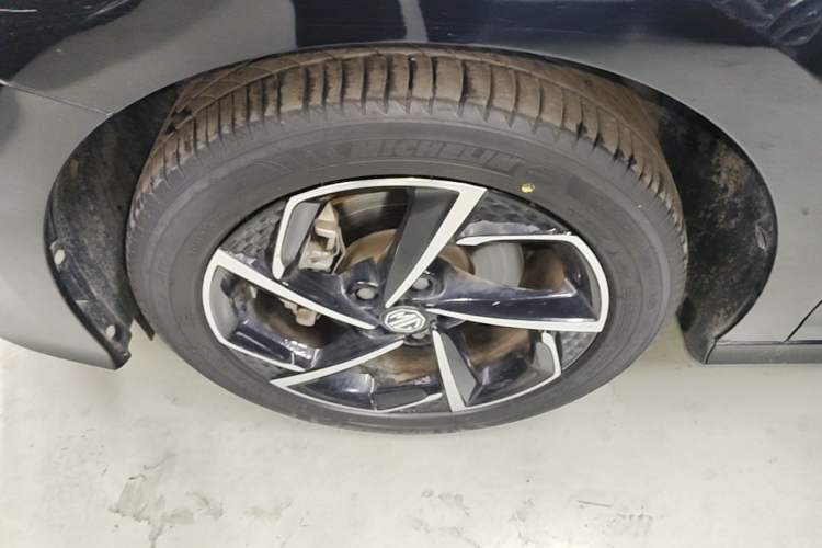 Used MG 5 2021 Revised 300TGI DCT Qingshè Luxurious Enjoyment Edition Left Front Wheel Hub