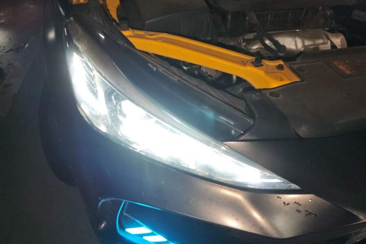 Used MG 5 2021 180 DVVT CVT Youth Luxury Edition Right Front Headlight