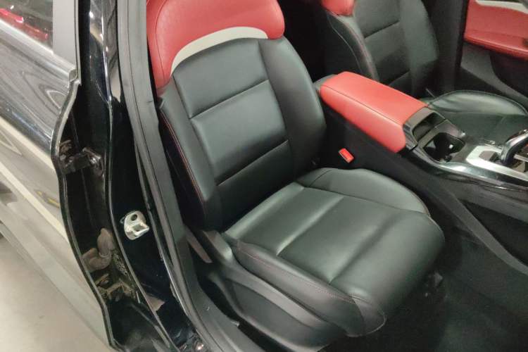 Used MG 5 2021 Revised 300TGI DCT Qingshè Luxurious Enjoyment Edition Right Front Seat