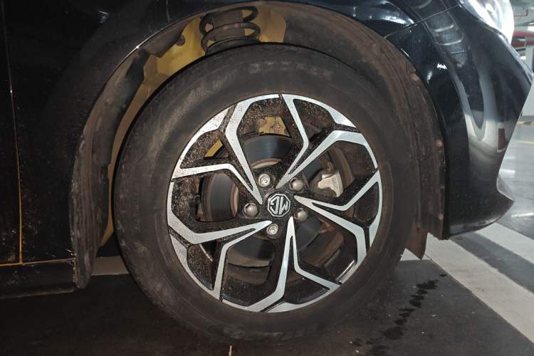 Used MG 5 2021 180 DVVT CVT Youth Luxury Edition Right Front Wheel Hub