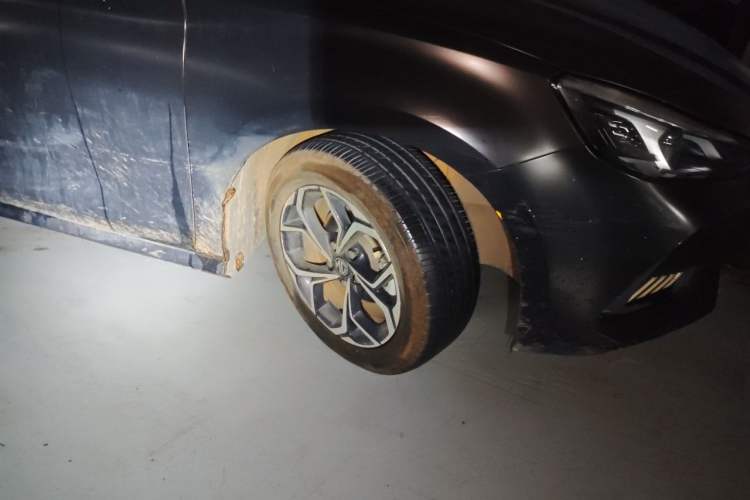 Used MG 5 2021 180 DVVT CVT Youth Luxury Edition Right Front Wheel Hub