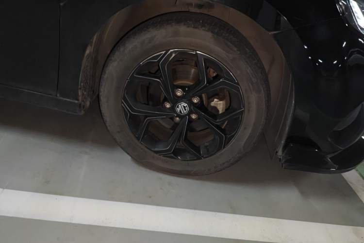 Used MG 5 2021 180 DVVT CVT Youthful Style Edition Right Front Wheel Hub