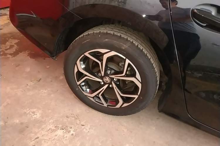 Used MG 5 2021 180 DVVT CVT Youth Luxury Edition Right Rear Wheel Hub