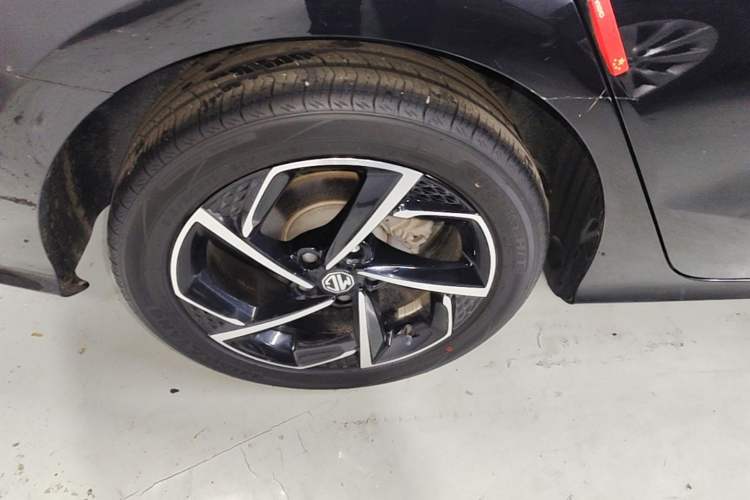 Used MG 5 2021 Revised 300TGI DCT Qingshè Luxurious Enjoyment Edition Right Rear Wheel Hub