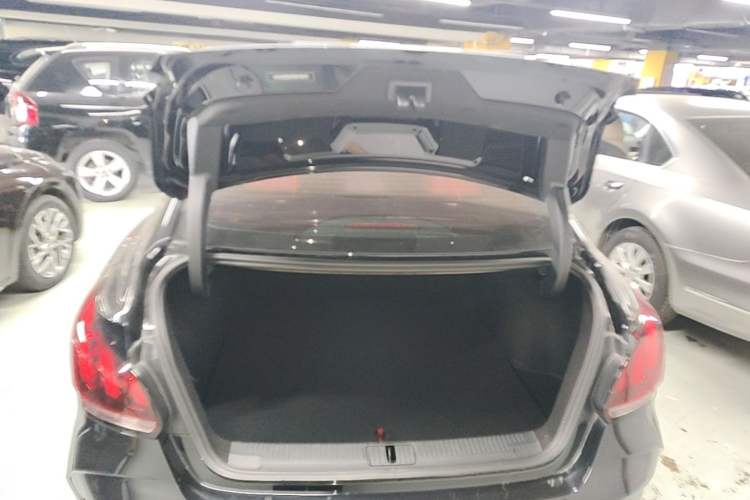 Used MG 5 2021 Revised 300TGI DCT Qingshè Luxurious Enjoyment Edition Trunk