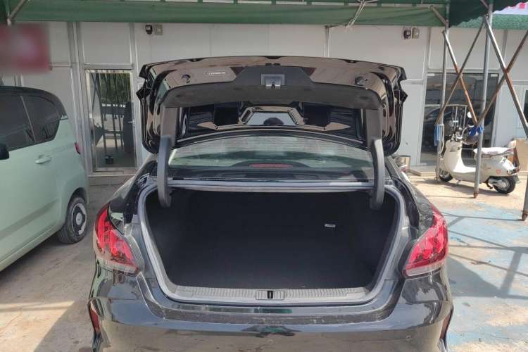 Used MG 5 2021 180 DVVT CVT Youth Luxury Edition Trunk