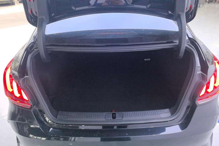 Used MG 5 2021 180 DVVT CVT Youth Luxury Edition Trunk