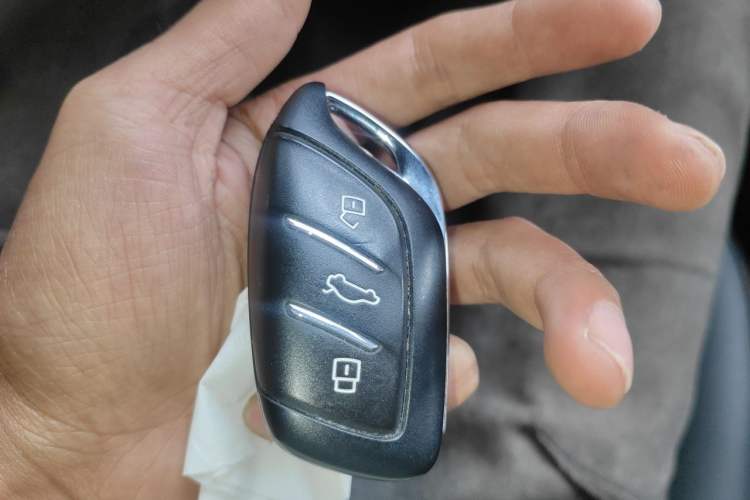 Used MG 5 2021 Revised 300TGI DCT Qingshè Luxurious Enjoyment Edition Vehicle Key