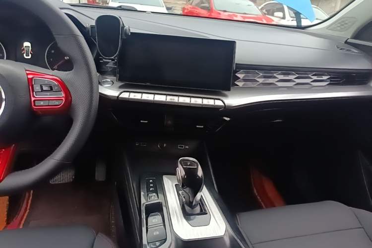 Used MG 5 2021 300TGI DCT Elegant & Trendy Edition Audio And AC Panel