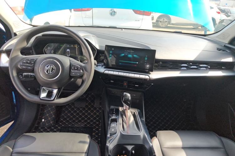 Used MG 5 2021 180 DVVT CVT Youth Luxury Edition Center Console