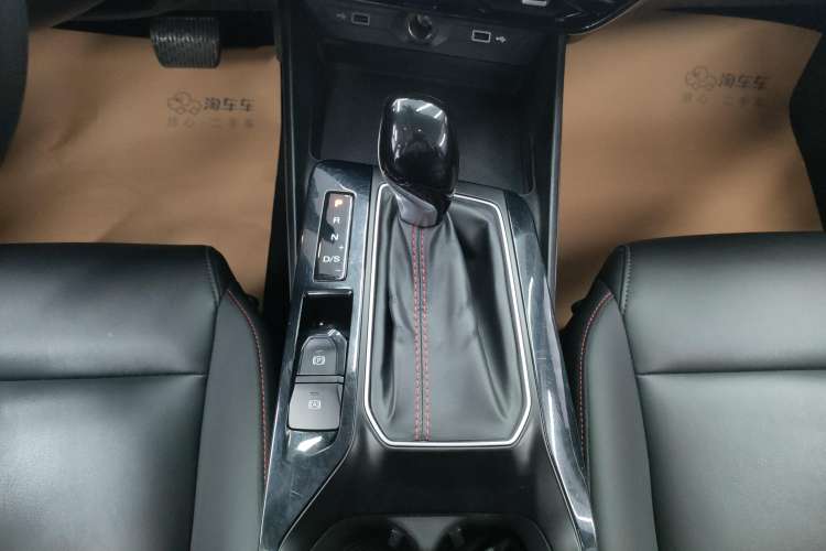 Used MG 5 2021 180 DVVT CVT Youth Luxury Edition Gear Lever