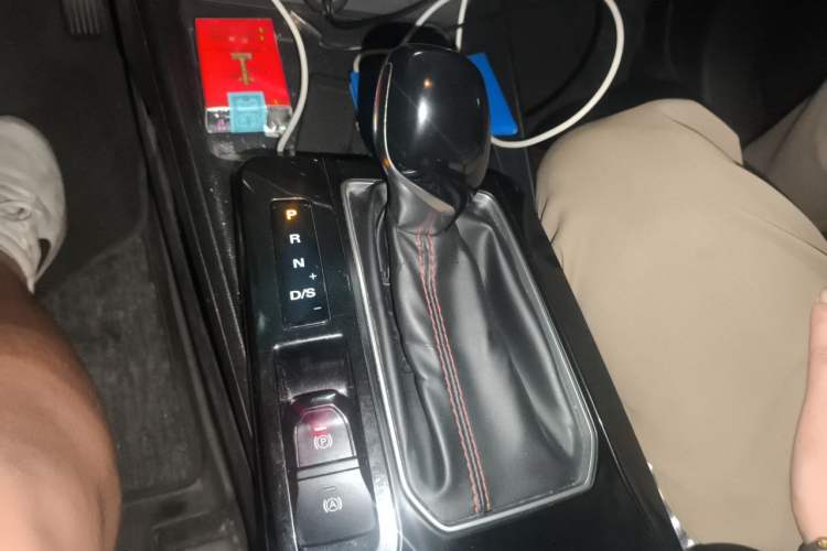 Used MG 5 2021 180 DVVT CVT Youth Luxury Edition Gear Lever
