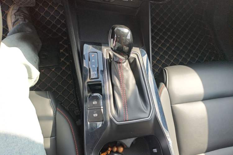 Used MG 5 2021 180 DVVT CVT Youth Luxury Edition Gear Lever