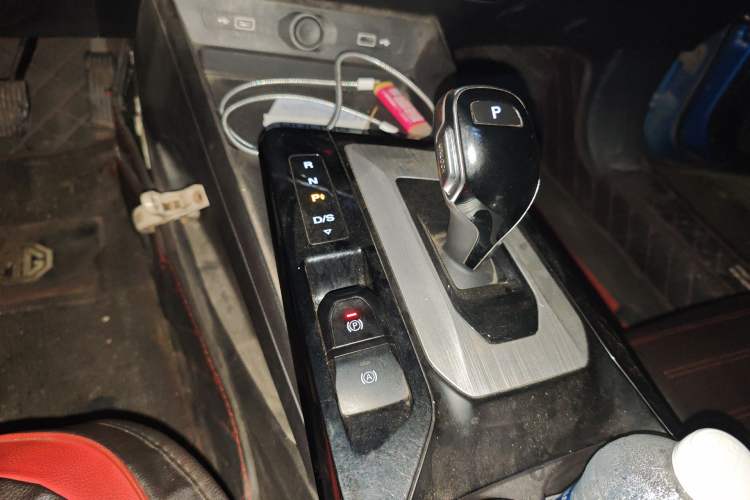 Used MG 5 2021 300TGI DCT Elegant Luxury Edition Gear Lever
