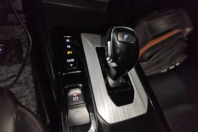 Used MG 5 2021 300TGI DCT Elegant Luxury Edition Gear Lever
