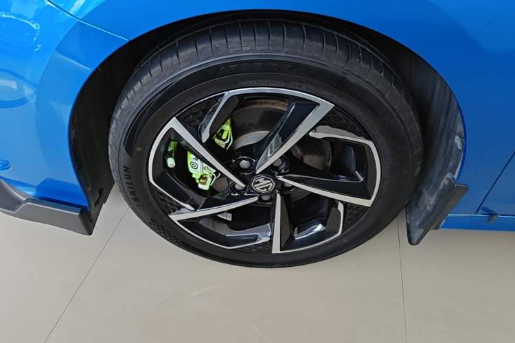 Used MG 5 2021 300TGI DCT Elegant & Trendy Edition Left Front Wheel Hub