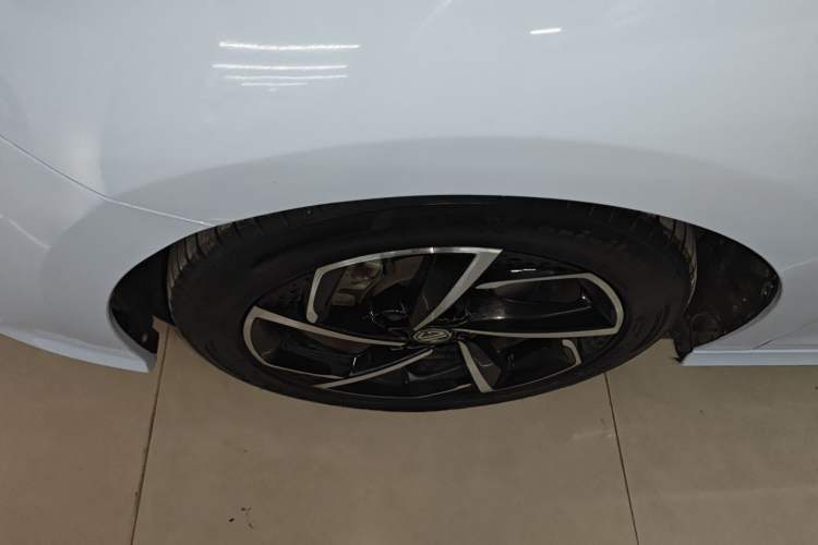 Used MG 5 2021 300TGI DCT Elegant Luxury Edition Left Front Wheel Hub