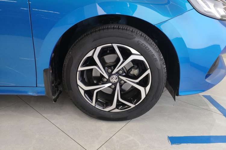 Used MG 5 2021 180 DVVT CVT Youth Luxury Edition Right Front Wheel Hub