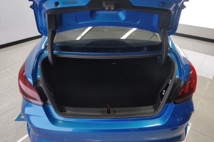 Used MG 5 2021 180 DVVT CVT Youth Luxury Edition Trunk