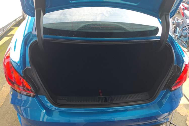 Used MG 5 2021 180 DVVT CVT Youth Luxury Edition Trunk