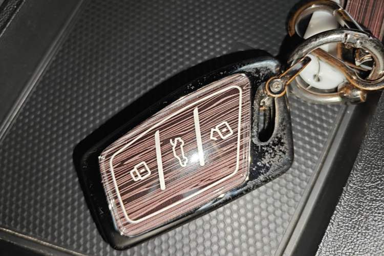 Used MG 5 2021 300TGI DCT Elegant & Trendy Edition Vehicle Key