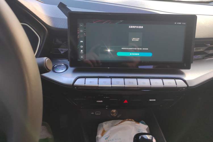Used MG 5 2021 Revised Version 180 DVVT CVT Youth Luxury Edition Audio And AC Panel
