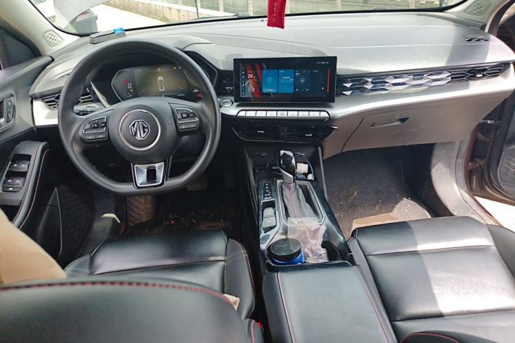 Used MG 5 2021 180 DVVT CVT Youth Luxury Edition Center Console