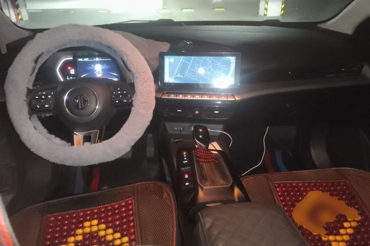 Used MG 5 2021 180 DVVT CVT Youth Luxury Edition Center Console