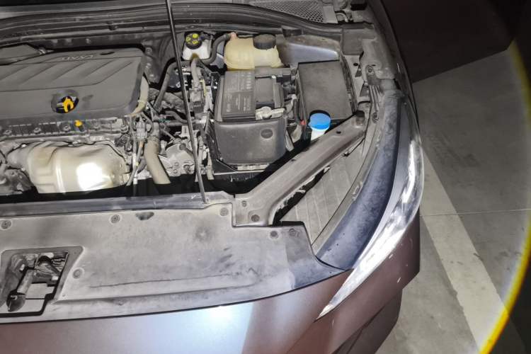 Used MG 5 2021 180 DVVT CVT Youth Luxury Edition Engine Bay Left