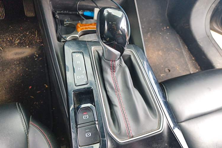 Used MG 5 2021 180 DVVT CVT Youth Luxury Edition Gear Lever