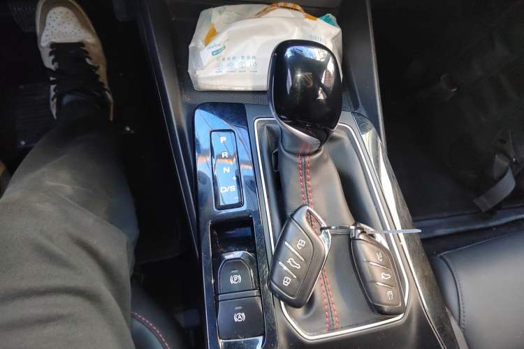 Used MG 5 2021 Revised Version 180 DVVT CVT Youth Luxury Edition Gear Lever