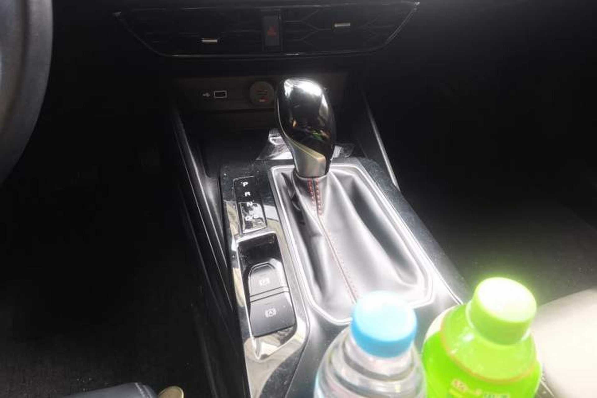 Used MG 5 2021 Revised Version 180 DVVT CVT Youth Luxury Edition Gear Lever