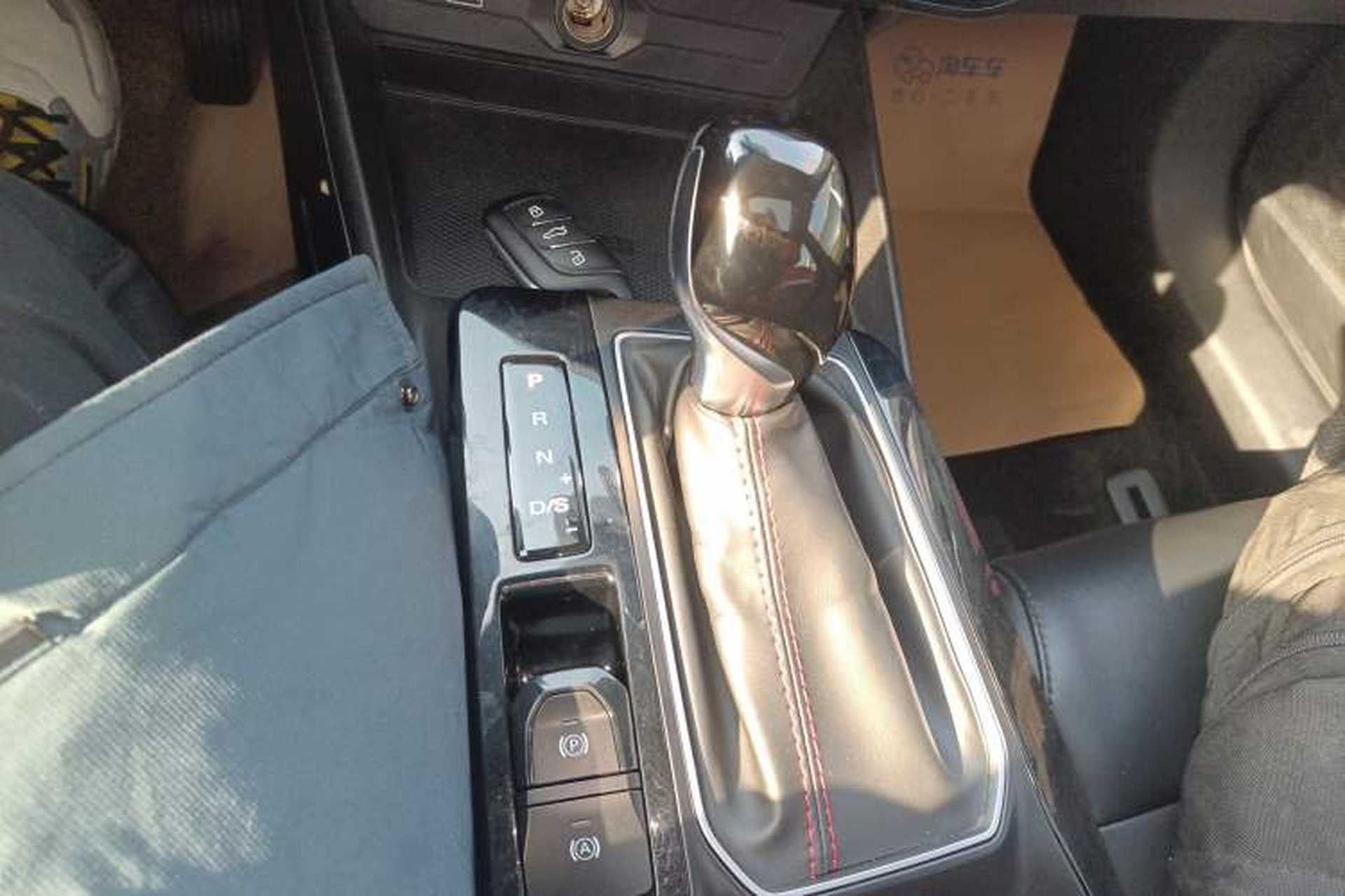 Used MG 5 2021 Revised Version 180 DVVT CVT Youth Luxury Edition Gear Lever