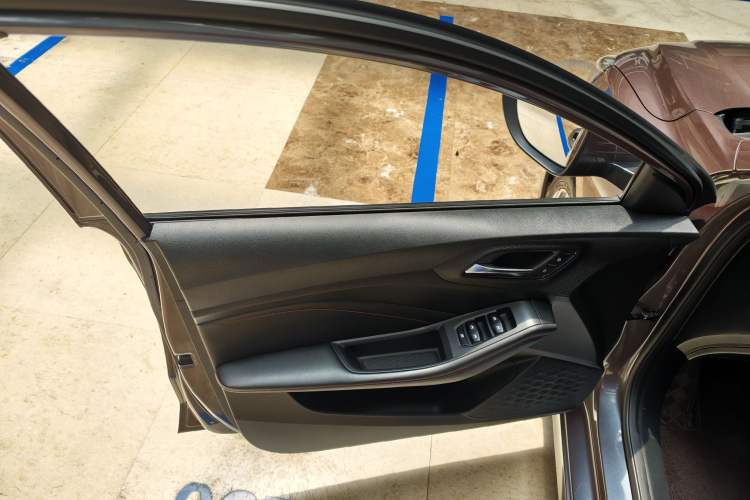 Used MG 5 2021 180 DVVT CVT Youthful Style Edition Interior 11