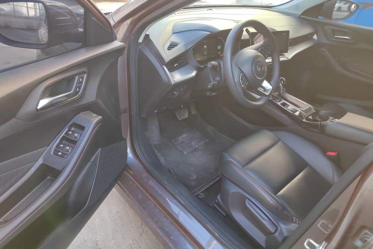 Used MG 5 2021 Revised Version 180 DVVT CVT Youth Luxury Edition Interior 3