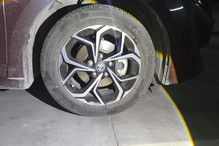 Used MG 5 2021 180 DVVT CVT Youth Luxury Edition Right Front Wheel Hub