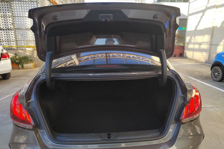 Used MG 5 2021 Revised Version 180 DVVT CVT Youth Luxury Edition Trunk