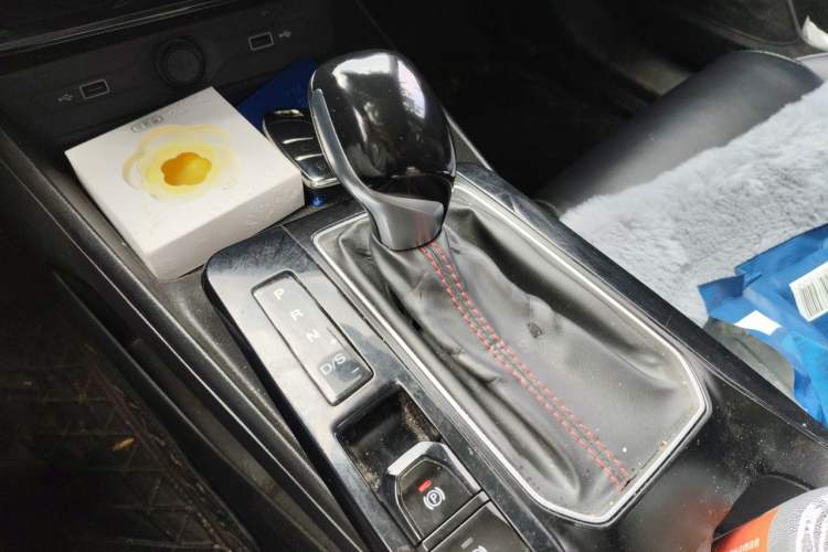 Used MG 5 2021 180 DVVT CVT Youth Luxury Edition Gear Lever