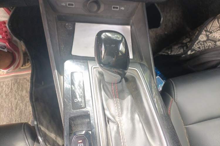 Used MG 5 2021 180 DVVT CVT Youth Luxury Edition Gear Lever