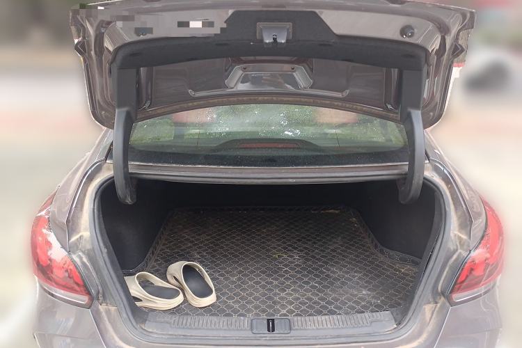 Used MG 5 2021 180 DVVT CVT Youth Luxury Edition Trunk