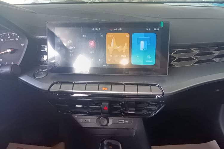 Used MG 5 2021 180 DVVT CVT Youthful Style Edition Audio And AC Panel