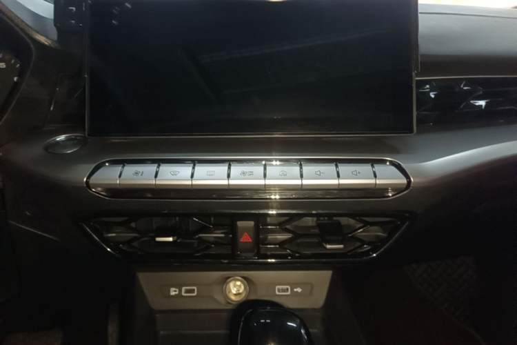 Used MG 5 2021 180 DVVT CVT Youthful Style Edition Audio And AC Panel