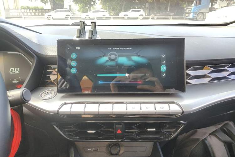 Used MG 5 2021 Revised Version 180 DVVT CVT Youth Luxury Edition Audio And AC Panel