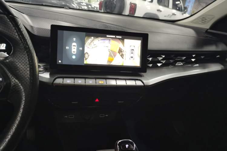 Used MG 5 2021 300TGI DCT Elegant Luxury Edition Audio And AC Panel