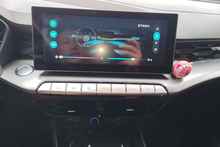Used MG 5 2021 180 DVVT Manual Youth Luxury Edition Audio And AC Panel