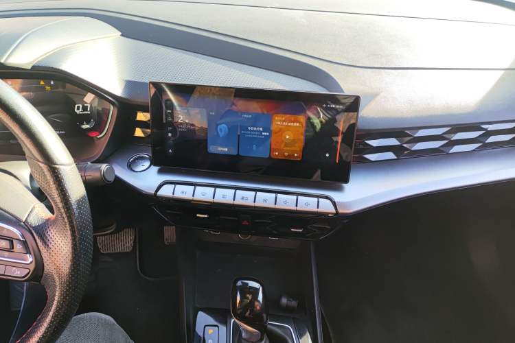 Used MG 5 2021 180 DVVT CVT Youth Luxury Edition Audio And AC Panel