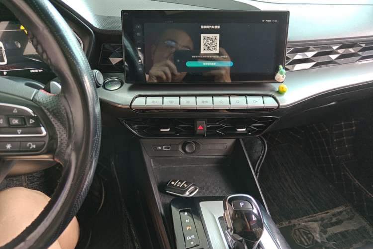 Used MG 5 2021 Revised 300TGI DCT Qingshè Luxurious Enjoyment Edition Audio And AC Panel