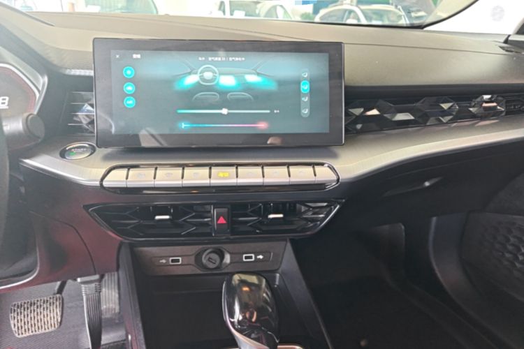 Used MG 5 2021 180 DVVT CVT Youth Luxury Edition Audio And AC Panel