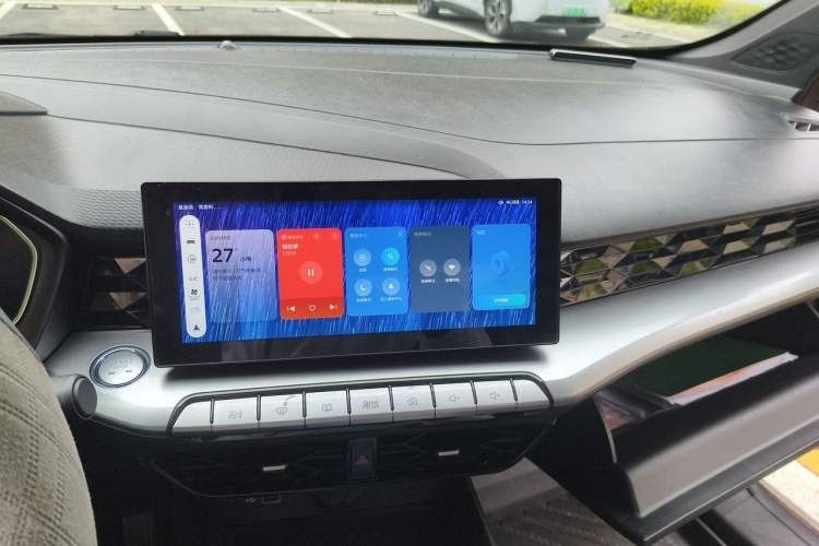 Used MG 5 2021 Revised 300TGI DCT Qingshè Luxurious Enjoyment Edition Audio And AC Panel